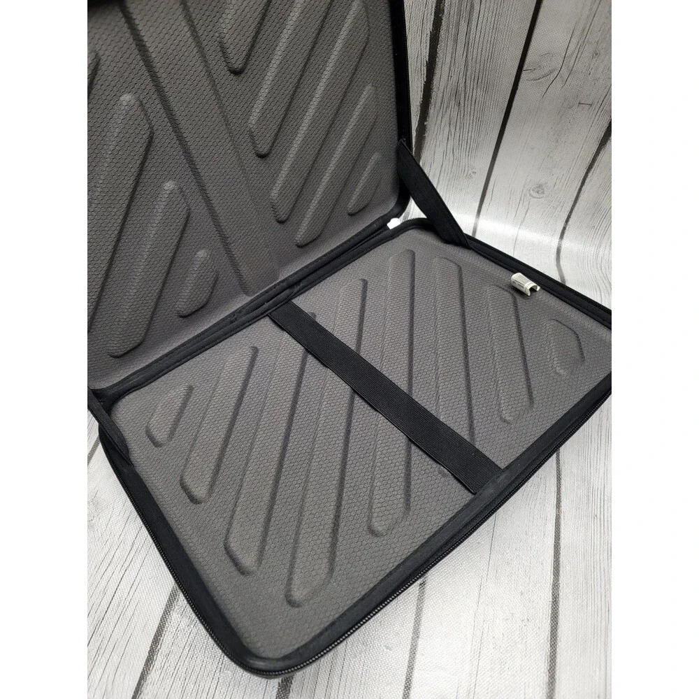 Thule Sweden Gauntlet 13x9.5 15 In Laptop Case Black Tablet sleeve zipper travel